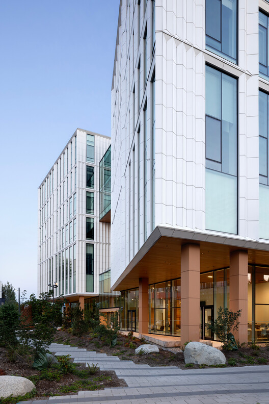MacIsaac Health Building / SHL - Exterior Photography, Glass
