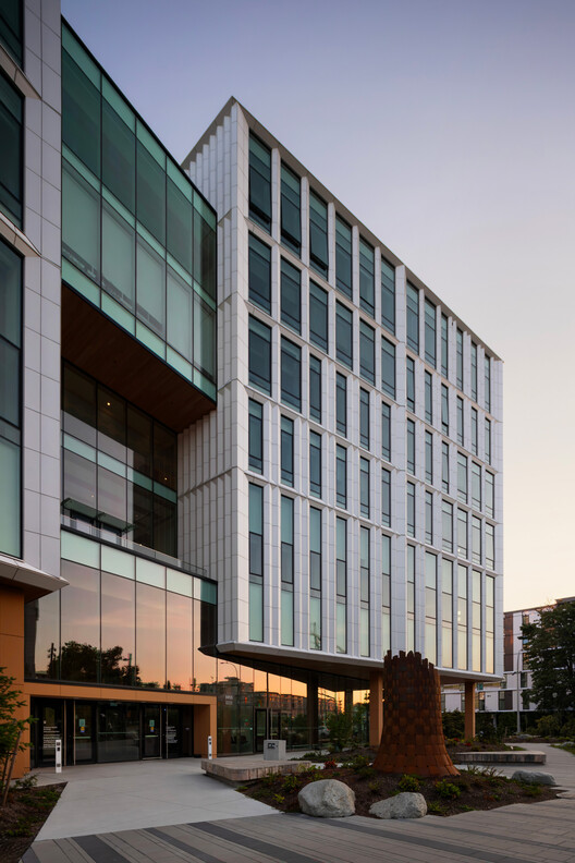 MacIsaac Health Building / SHL MacIsaac Health Building / SHL - Exterior Photography, Facade, Glass