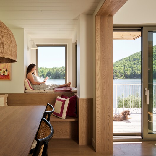 Wild Pond Villa / L. McComber  - Interior Photography, Wood, Glass, Chair