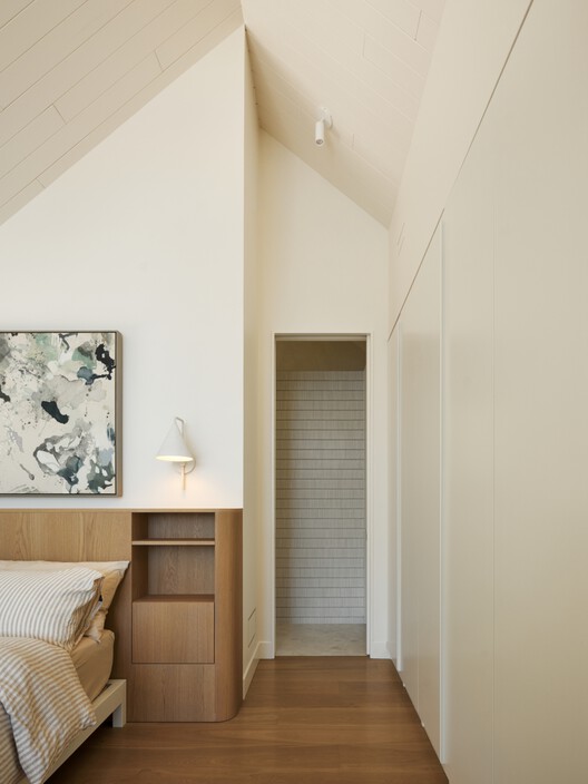 Wild Pond Villa / L. McComber  - Interior Photography, Wood, Bed, Bedroom
