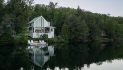 Wild Pond Villa / L. McComber 