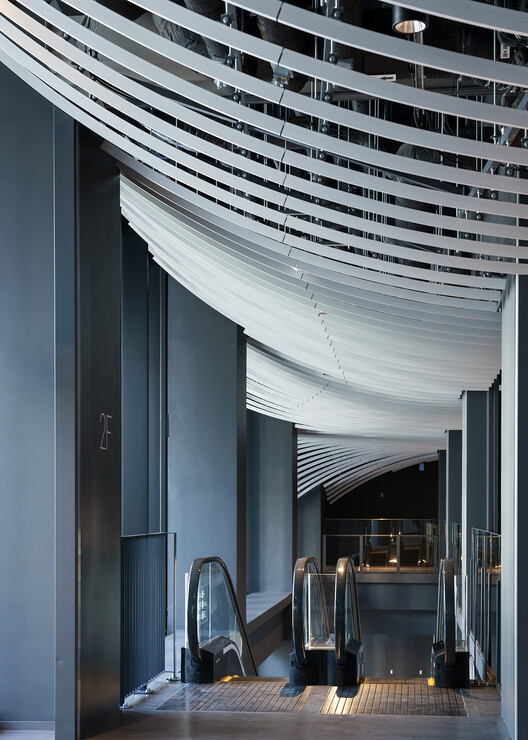 Yokohama BUNTAI Multipurpose Hub / AZUSA SEKKEI CO., Ltd. + ArchiBox Co., Ltd. + TAISEI DESIGN Planners Architects & Engineers Yokohama BUNTAI Multipurpose Hub / AZUSA SEKKEI CO., Ltd. + ArchiBox Co., Ltd. + TAISEI DESIGN Planners Architects & Engineers - Image 4 of 24