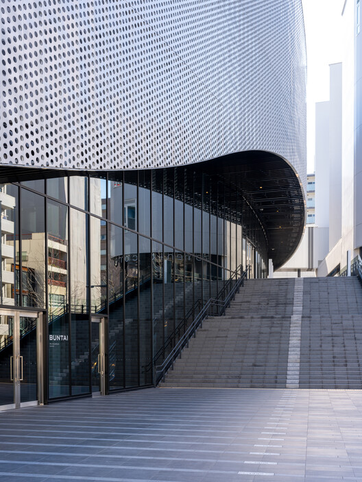 Yokohama BUNTAI Multipurpose Hub / AZUSA SEKKEI CO., Ltd. + ArchiBox Co., Ltd. + TAISEI DESIGN Planners Architects & Engineers Yokohama BUNTAI Multipurpose Hub / AZUSA SEKKEI CO., Ltd. + ArchiBox Co., Ltd. + TAISEI DESIGN Planners Architects & Engineers - Image 9 of 24