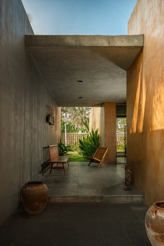 Aalok Farmhouse / Nodecraft Studio - Interior Photography, Concrete