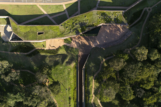 Brumadinho Memorial / Gustavo Penna Arquiteto e Associados Brumadinho Memorial / Gustavo Penna Arquiteto e Associados - Image 2 of 26