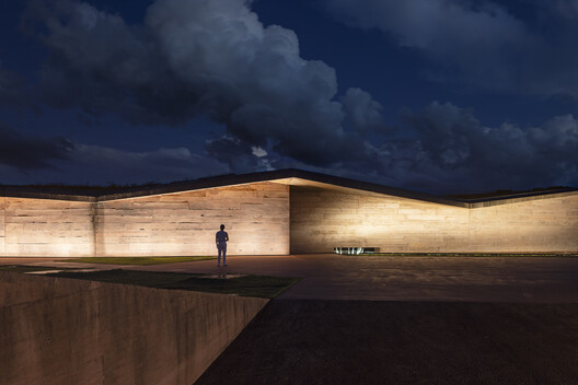 Brumadinho Memorial / Gustavo Penna Arquiteto e Associados Brumadinho Memorial / Gustavo Penna Arquiteto e Associados - Image 17 of 26