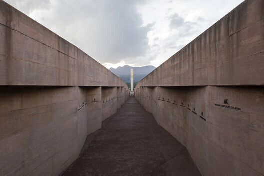 Brumadinho Memorial / Gustavo Penna Arquiteto e Associados Brumadinho Memorial / Gustavo Penna Arquiteto e Associados - Image 14 of 26