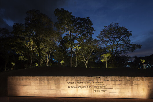 Brumadinho Memorial / Gustavo Penna Arquiteto e Associados Brumadinho Memorial / Gustavo Penna Arquiteto e Associados - Image 16 of 26