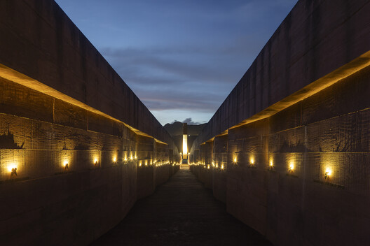 Brumadinho Memorial / Gustavo Penna Arquiteto e Associados Brumadinho Memorial / Gustavo Penna Arquiteto e Associados - Exterior Photography, Lighting