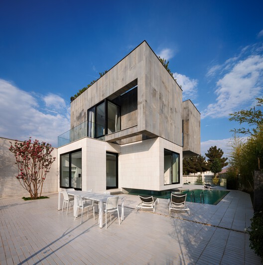Companion Villa / AsNow Design & Construct Companion Villa / AsNow Design & Construct - Fotografía exterior, Concreto, Balcón