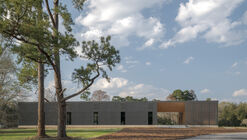 Burden Museum & Gardens Welcome Center / Eskew Dumez Ripple