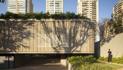Ella House / Studio Memo