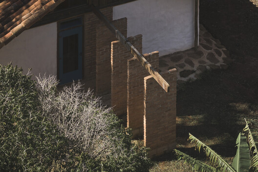 Casa Ibitipoca / Gávea Arquitetos - 建筑图, 木头, 砖