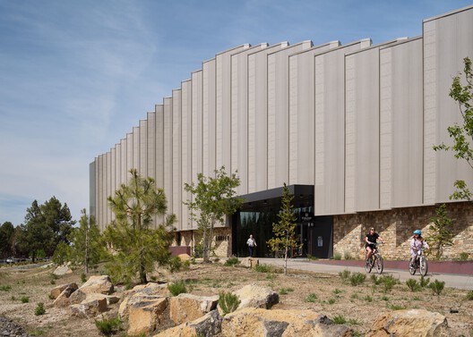 Biblioteca Central en Stevens Ranch / Miller Hull Partnership + Steele Associates Architects Biblioteca Central en Stevens Ranch / Miller Hull Partnership + Steele Associates Architects - Fotografía exterior