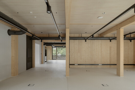 Fusion Creative Workshop / ARCHI.DOC Fusion Creative Workshop / ARCHI.DOC - Image 18 of 33