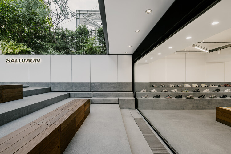 SALOMON Store MINAMIAOYAMA / kooo architects - Retail Interiors