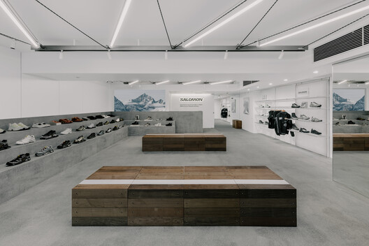 SALOMON Store MINAMIAOYAMA / kooo architects SALOMON Store MINAMIAOYAMA / kooo architects - Image 8 of 22