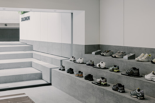 SALOMON Store MINAMIAOYAMA / kooo architects SALOMON Store MINAMIAOYAMA / kooo architects - Interior Photography
