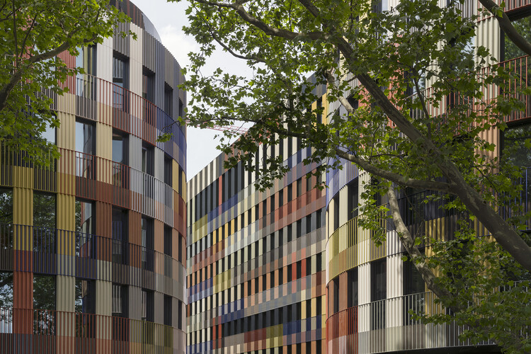 UN-Habitat Highlights Housing Initiatives and sauerbruch hutton Completes Timber-Hybrid Building in Berlin: This Week’s Review - Image 6 of 8
