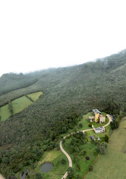 Casa de Tierra / Walter Fernando Castañeda Luquerna Casa de Tierra / Walter Fernando Castañeda Luquerna - Imagen 6 de 19