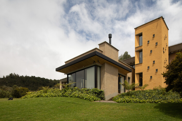 Casa de Tierra / Walter Fernando Castañeda Luquerna - Imagen 2 de 19