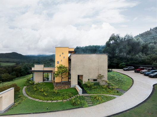 Casa de Tierra / Walter Fernando Castañeda Luquerna Casa de Tierra / Walter Fernando Castañeda Luquerna - Imagen 7 de 19