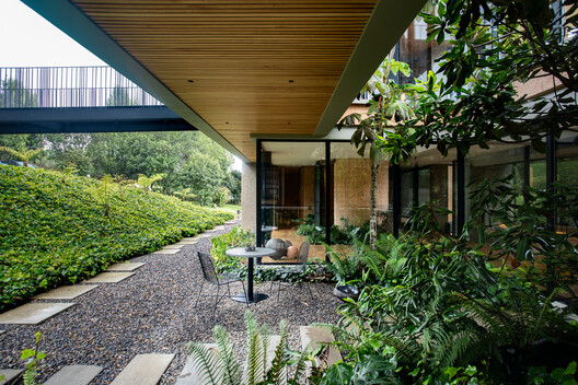 Casa de Tierra / Walter Fernando Castañeda Luquerna Casa de Tierra / Walter Fernando Castañeda Luquerna - Fotografía exterior, Jardín, Patio interior
