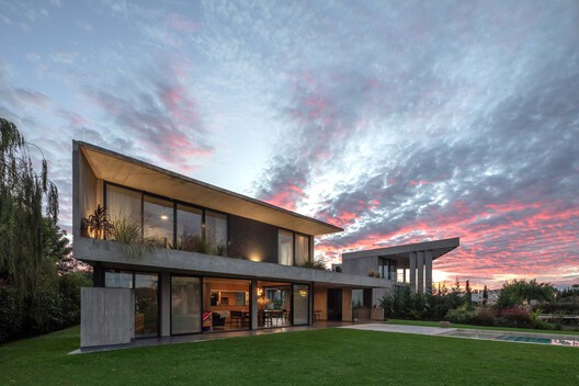 Casa CCLM 280 / Barbalaco Arquitectos Casa CCLM 280 / Barbalaco Arquitectos - Fotografia de Exterior