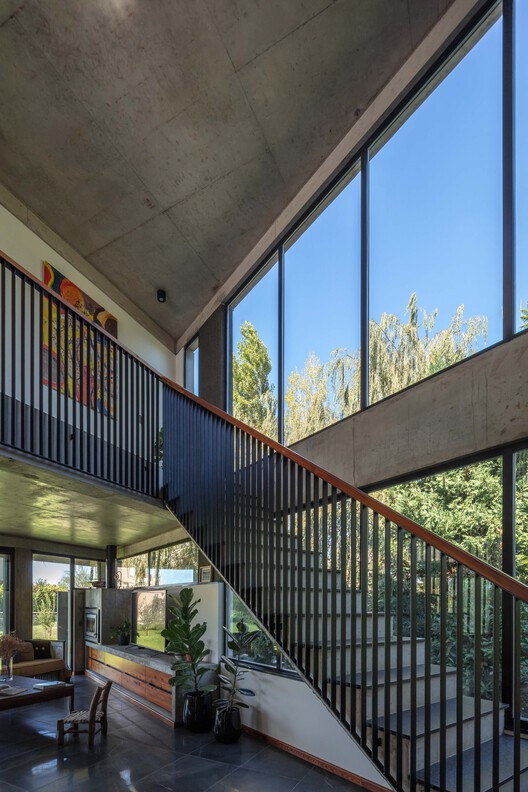Casa CCLM 280 / Barbalaco Arquitectos Casa CCLM 280 / Barbalaco Arquitectos - Fotografia de Exterior, Madeira, Concreto, Balcão