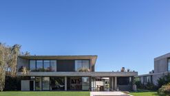 CCLM 280 House / Barbalaco Arquitectos