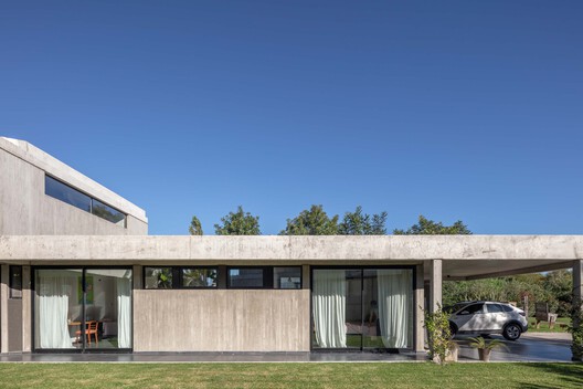 Casa CCLM 280 / Barbalaco Arquitectos Casa CCLM 280 / Barbalaco Arquitectos - Fotografia de Exterior, Concreto