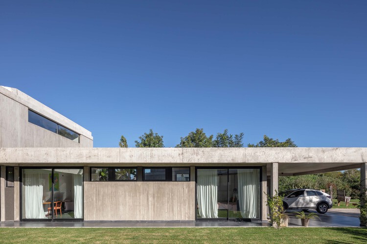Casa CCLM 280 / Barbalaco Arquitectos - Fotografia de Exterior, Concreto