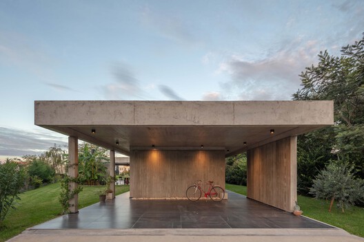 Casa CCLM 280 / Barbalaco Arquitectos Casa CCLM 280 / Barbalaco Arquitectos - Fotografia de Exterior, Madeira