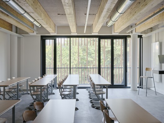 Campus du Parc / IT'S Studio Campus du Parc / IT'S Studio - Interior Photography, Wood, Table, Chair, Glass