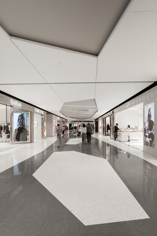 Shenzhen Bay MixC Phase II / Ippolito Fleitz Group - Image 8 of 31