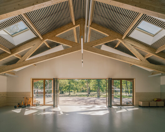 Bois de Cergy Leisure Centre / PLURIEL[LES] ARCHITECTES - Image 3 of 22