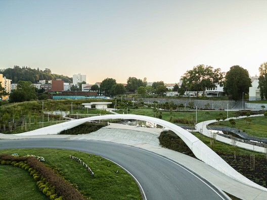 Gondomar Urban Park / Paulo Merlini arquitetos Gondomar Urban Park / Paulo Merlini arquitetos - Image 3 of 16