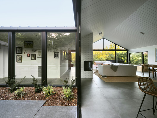 Courtyard House / Hennessey Architecture Courtyard House / Hennessey Architecture - Interior Photography, Door, Courtyard