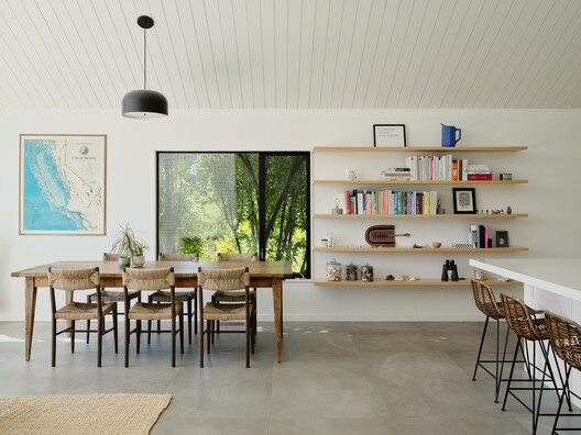 Courtyard House / Hennessey Architecture Courtyard House / Hennessey Architecture - Interior Photography, Dining room, Wood, Table, Chair