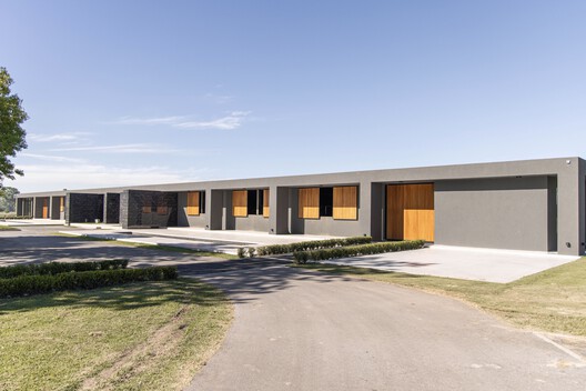 Montana Farm / Estudio Balzano Montana Farm / Estudio Balzano - Image 8 of 12