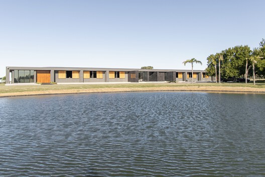 Montana Farm / Estudio Balzano Montana Farm / Estudio Balzano - Image 1 of 12