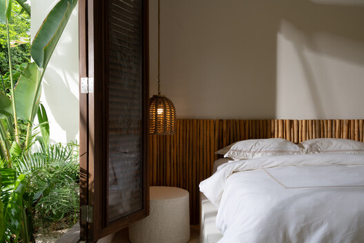 Piedra Bay House / U-Guide Space Design Atelier Piedra Bay House / U-Guide Space Design Atelier - Interior Photography, Bedroom, Wood, Bed, Lighting