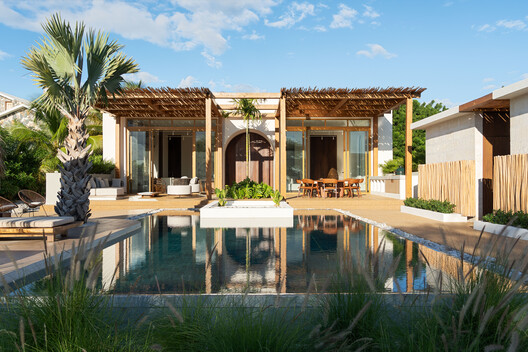 Piedra Bay House / U-Guide Space Design Atelier Piedra Bay House / U-Guide Space Design Atelier - Exterior Photography, Column, Courtyard