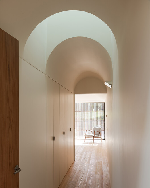 House in Santa Maria da Feira / Branco-DelRio Arquitectos House in Santa Maria da Feira / Branco-DelRio Arquitectos - Interior Photography, Wood, Arch