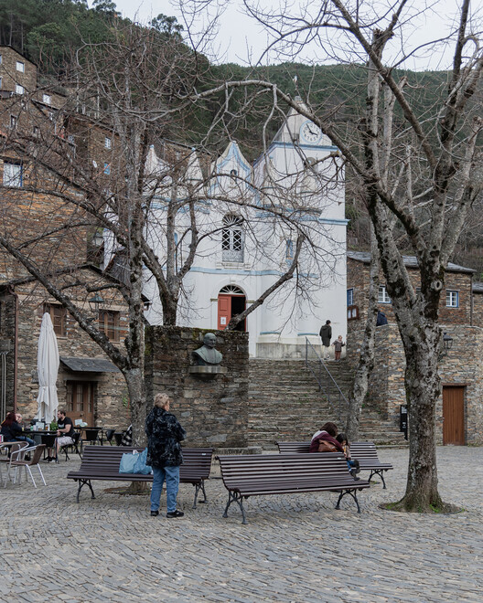 Praça e Posto de Turismo Piódão / Branco-DelRio Arquitectos Praça e Posto de Turismo Piódão / Branco-DelRio Arquitectos - Fotografia de Exterior