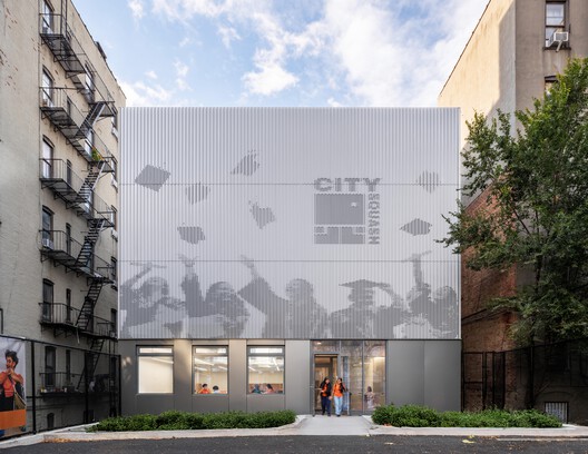 CitySquash / Gluck+ CitySquash / Gluck+ - Exterior Photography, Concrete