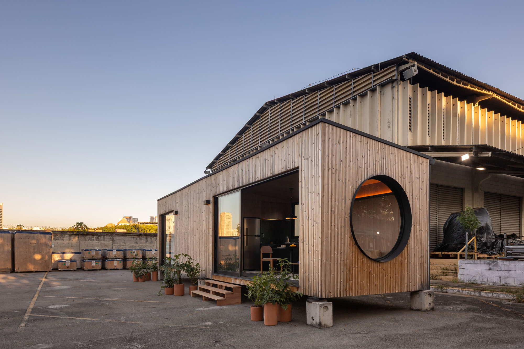 Una casa prefabricada de 38 m² ensaya cómo vivir mejor con menos superficie, vista 4