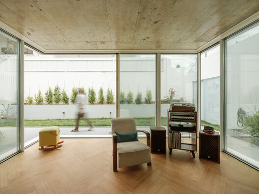House in Belém / Filipe Borges de Macedo House in Belém / Filipe Borges de Macedo - Interior Photography, Living Room, Wood, Glass