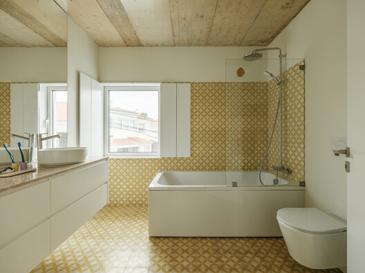 House in Belém / Filipe Borges de Macedo House in Belém / Filipe Borges de Macedo - Interior Photography, Bathroom, Sink