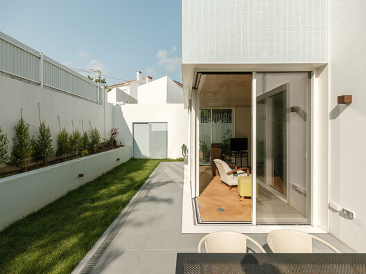 House in Belém / Filipe Borges de Macedo House in Belém / Filipe Borges de Macedo - Image 3 of 34
